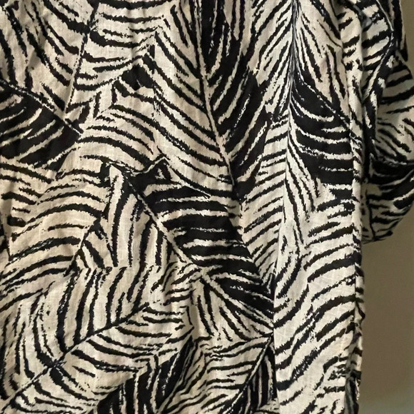 Cynthia Rowley 100% Linen Black White Palm Leaf Button Front Tunic Top Size 1X - Picture 7 of 9